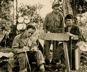 Truppe statunitensi imparano la crittografia, Tarawa, Papua Nuova Guinea, giugno 1943